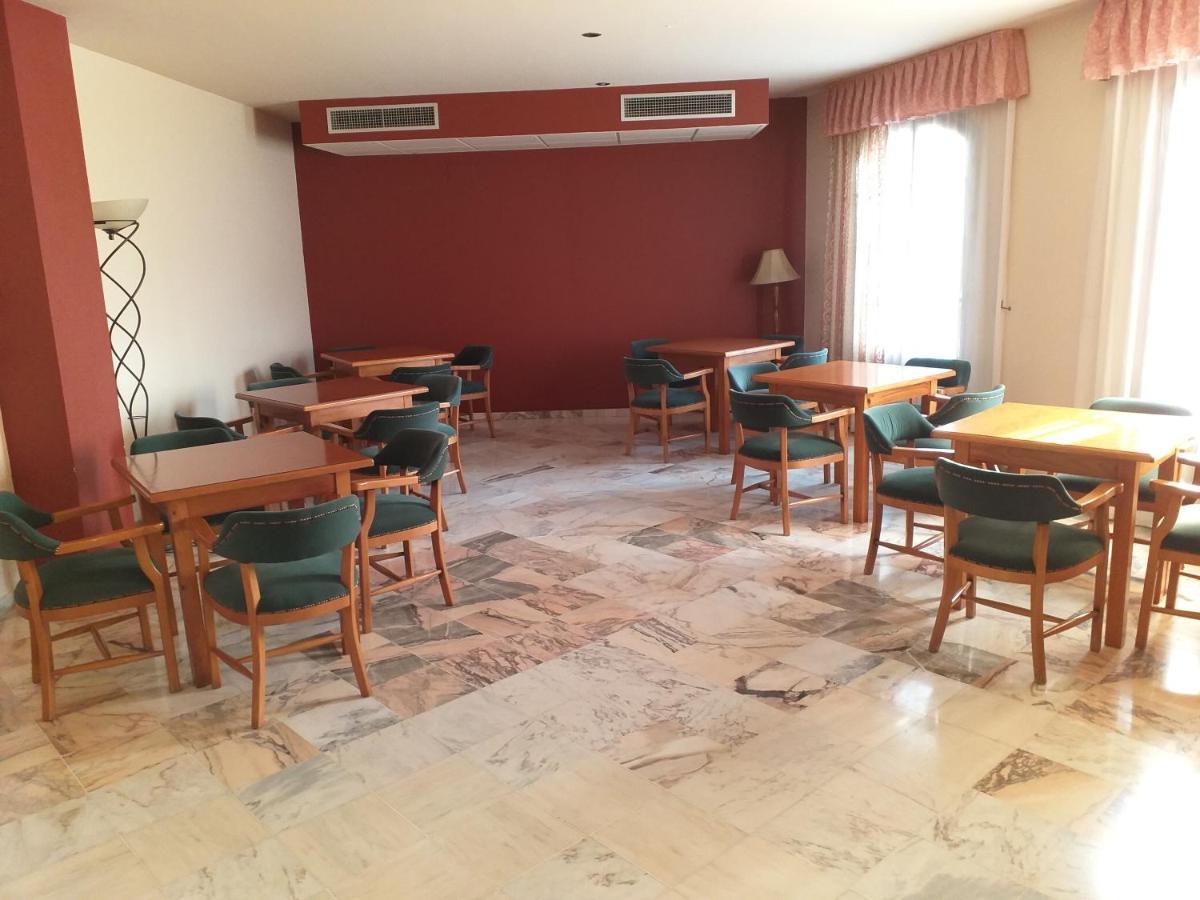 Hotel Anfiteatro Romano Сантипонсе Екстериор снимка